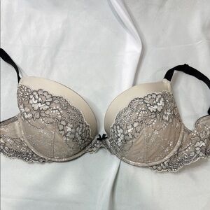 Victoria’s Secret, Dream Angels, Lace Underwire Bra - Cream & Black, 36DD